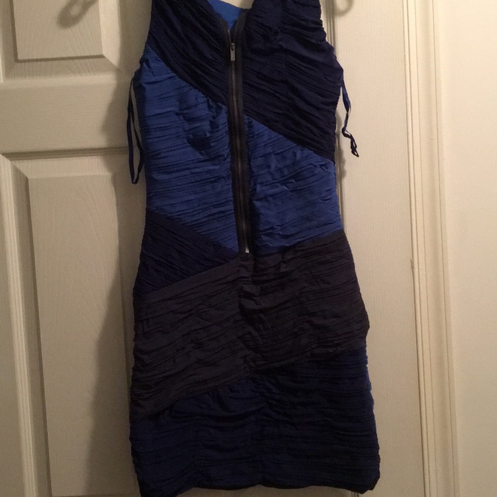 Dress - Picture 2 of 4